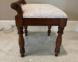 R102 - $40. Upholstered Vanity Bench. Measures 20" x 16.5" x 20". 