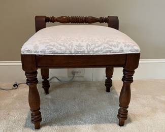 R102 - $40. Upholstered Vanity Bench. Measures 20" x 16.5" x 20". 