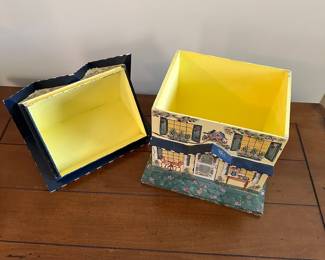 R10 - $15. Vintage Handcrafted Mills River House / Storage Box. 