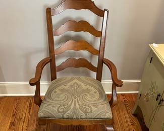 R114 - $450. Ethan Allen Table & Chairs. Measures 56" round x 30" tall. Has 1 leaf that adds 20". Table is very sturdy and in very good condition. Chairs have been heavily used and need reupholstered / tightened up. 