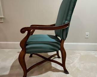 R1 - $1,450. Henredon Table with 6 Chairs. 2 Captains chairs / 4 regulars. Table Measures 76.5" x 44" x 30" tall.  2 leaves - Each leaf adds 20". Has table pads. 