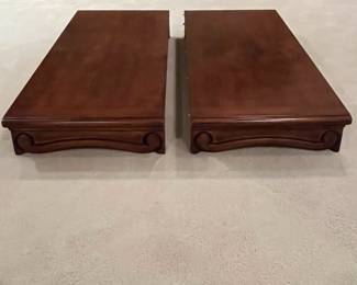 R1 - $1,450. Henredon Table with 6 Chairs. 2 Captains chairs / 4 regulars. Table Measures 76.5" x 44" x 30" tall.  2 leaves - Each leaf adds 20". Has table pads. 