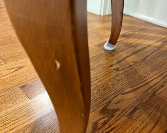 R114 - $450. Ethan Allen Table & Chairs. Measures 56" round x 30" tall. Has 1 leaf that adds 20". Table is very sturdy and in very good condition. Chairs have been heavily used and need reupholstered / tightened up. 