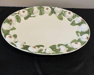 R83 - $35. Intrada Made in Italy. Italy Garlic Platter. Measures 13.5" x 19.5". 