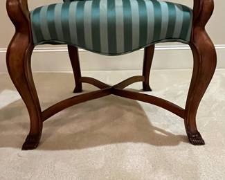 R1 - $1,450. Henredon Table with 6 Chairs. 2 Captains chairs / 4 regulars. Table Measures 76.5" x 44" x 30" tall.  2 leaves - Each leaf adds 20". Has table pads. 