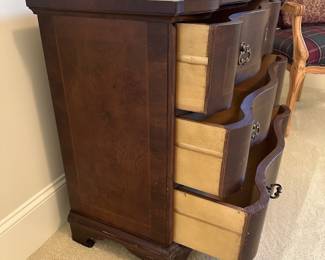 R23 - $75. Single Curved Front Nightstand / Side Table. Measures 32.5" x 16" x 29" tall. Solid wood drawers. A few minor marks in the veneer / wood but overall very good. 