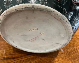 R81 - $75. Porcelain Fish Planter. Measures 15.5" x 12.75". 