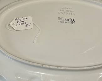 R83 - $35. Intrada Made in Italy. Italy Garlic Platter. Measures 13.5" x 19.5". 