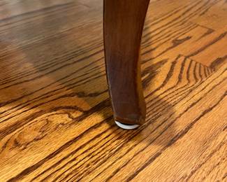 R114 - $450. Ethan Allen Table & Chairs. Measures 56" round x 30" tall. Has 1 leaf that adds 20". Table is very sturdy and in very good condition. Chairs have been heavily used and need reupholstered / tightened up. 