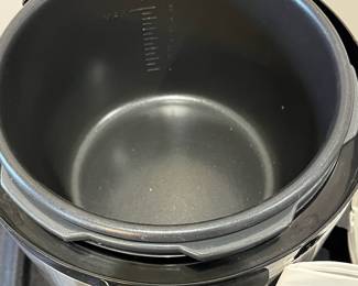 R71 - $30. Cuisinart Electric Pressure Cooker. 