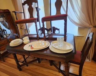 dining room table 6 chairs 2 leafs