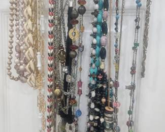 Jewelry necklaces watches brooches earrings 