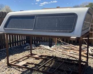 04 chevy 2500 HD campershell