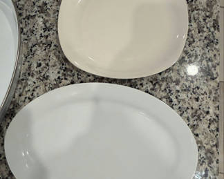 Lot 34: Canvas Mixed Serving Platter and Tray Set of 3