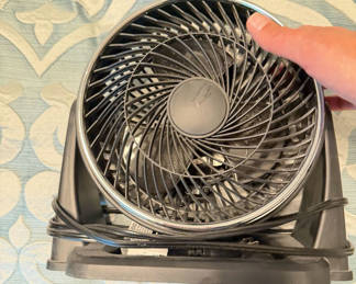 Lot 49: Personal Tabletop Fan / Air Circulator - Black
