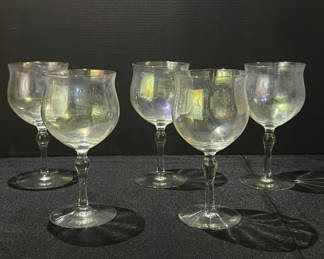 Lot 423: Set of clear stemmed goblet glasses