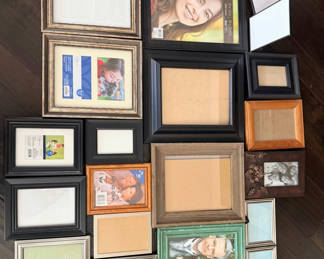 Lot 20: Multi-Opening Picture/Photo Frames, Assorted Sizes, 11-20 Pieces