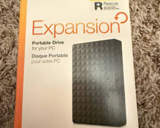 Lot 28: Seagate Expansion 4TB Portable External Hard Drive USB 3.0