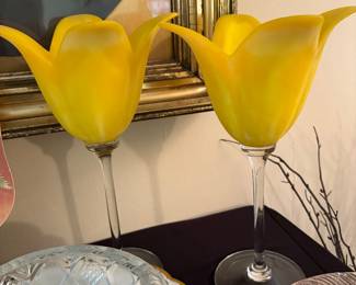 Tulip glass candle holder