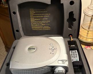 DELL 2200MP home theatre movie projector