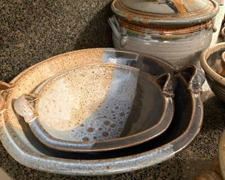 Pottery dishware
