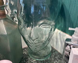 Glass mannequin head 