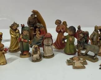 Large Mixed Nativity Figurines In Wood, Resin  Stable Set, Holiday Display