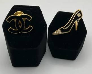 Chanel CC Logo and High Heel Enamel Brooch Set