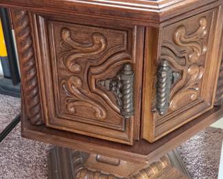 Poe table mid-century modern used for bar accesories