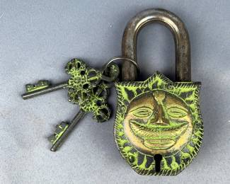 Decorated Padlock With 2 Keys, 5" x 2.5" 