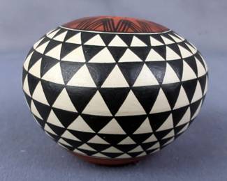 Acoma Pueblo Mini Pottery, Signed Alberta Analla Acoma NM, Approx 1.75" Tall And 2.25" Diameter