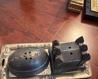 Salt/Pepper Set $4