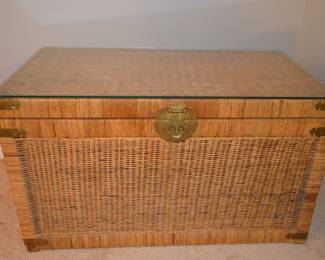 Wicker trunk
