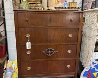 Antique 4 drawer chest of drawers