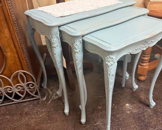 beautiful vintage nesting tables