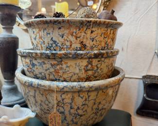 Red Wing pottery vintage mixing bowls