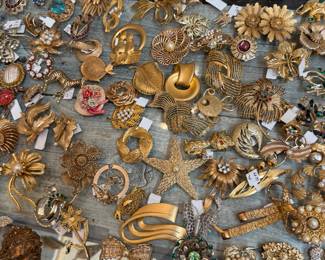 vintage brooches make a great Easter gift