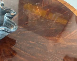 round dining table close-up