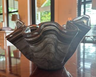 handkerchief-style art glass bowl