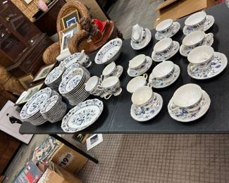 Large blue onion pattern set