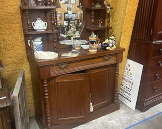 Chiffonier