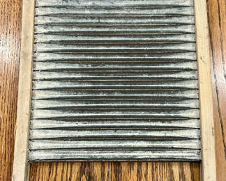 Lot 39: Washboard