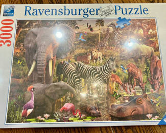 Lot 42: 3000 piece Ravensburger Puzzle