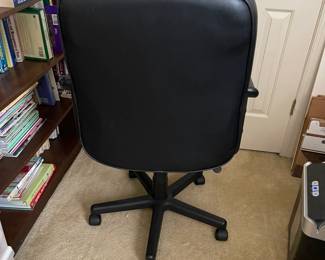 D11 - $20. Office chair. Adjustable height.