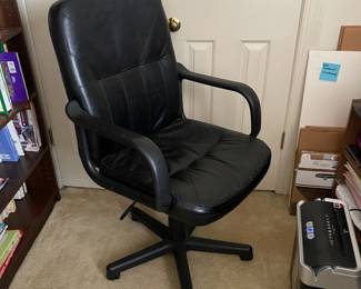 D11 - $20. Office chair. Adjustable height.