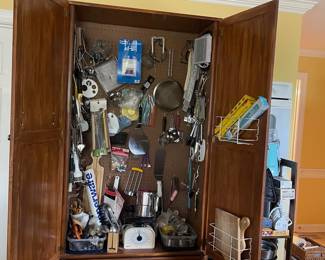 OVERVIEWS! We are unable to hold items from overview photos. Please come to browse these items! This house is FULL!