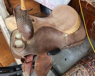 Crates saddle