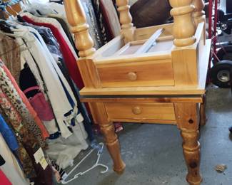 Pair of end tables, both w glass top