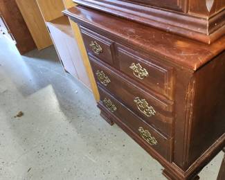 Bedroom set by Broyhill (long dresser w jewelry top, chest of drawers, Queen 4 post head/footboard and 2 end tables)