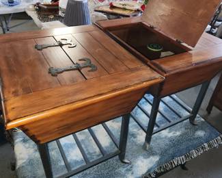 Matching set of coffee table & 2 end tables. All have flip top lid (1 side)